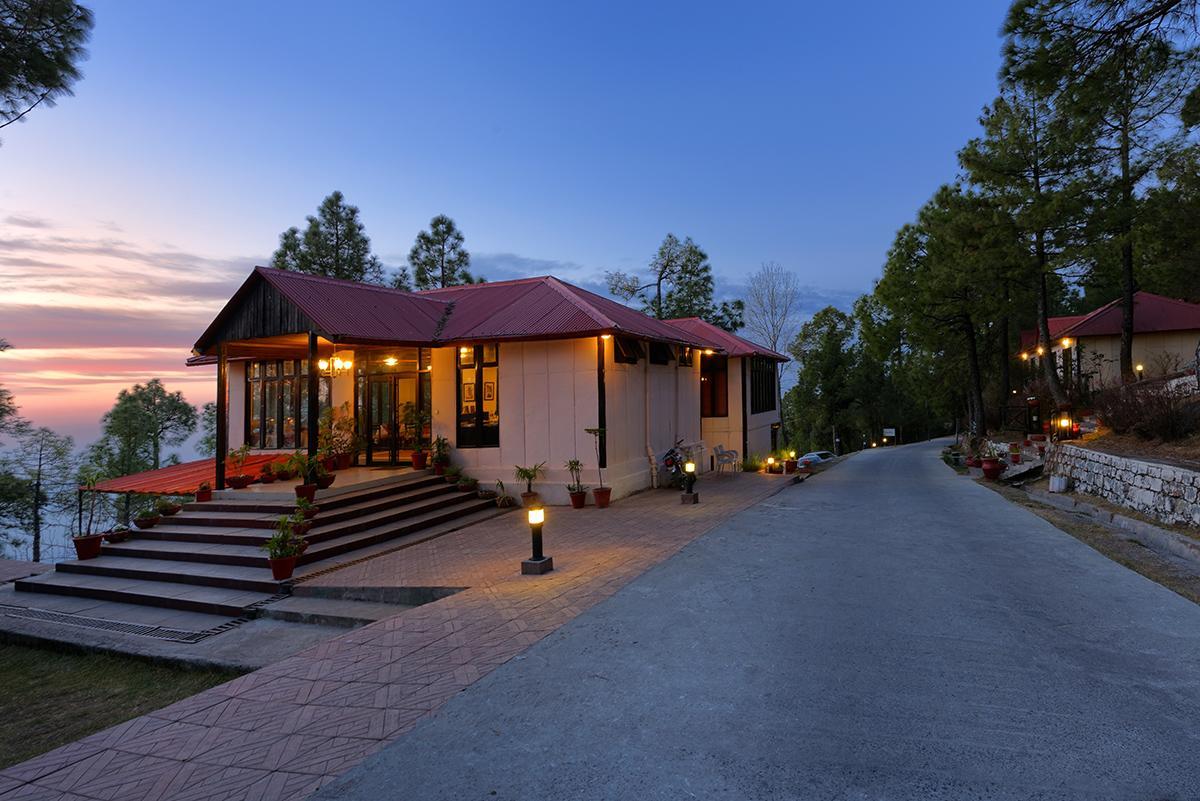Hotel Arcadian Blue Pines Murree Exterior foto