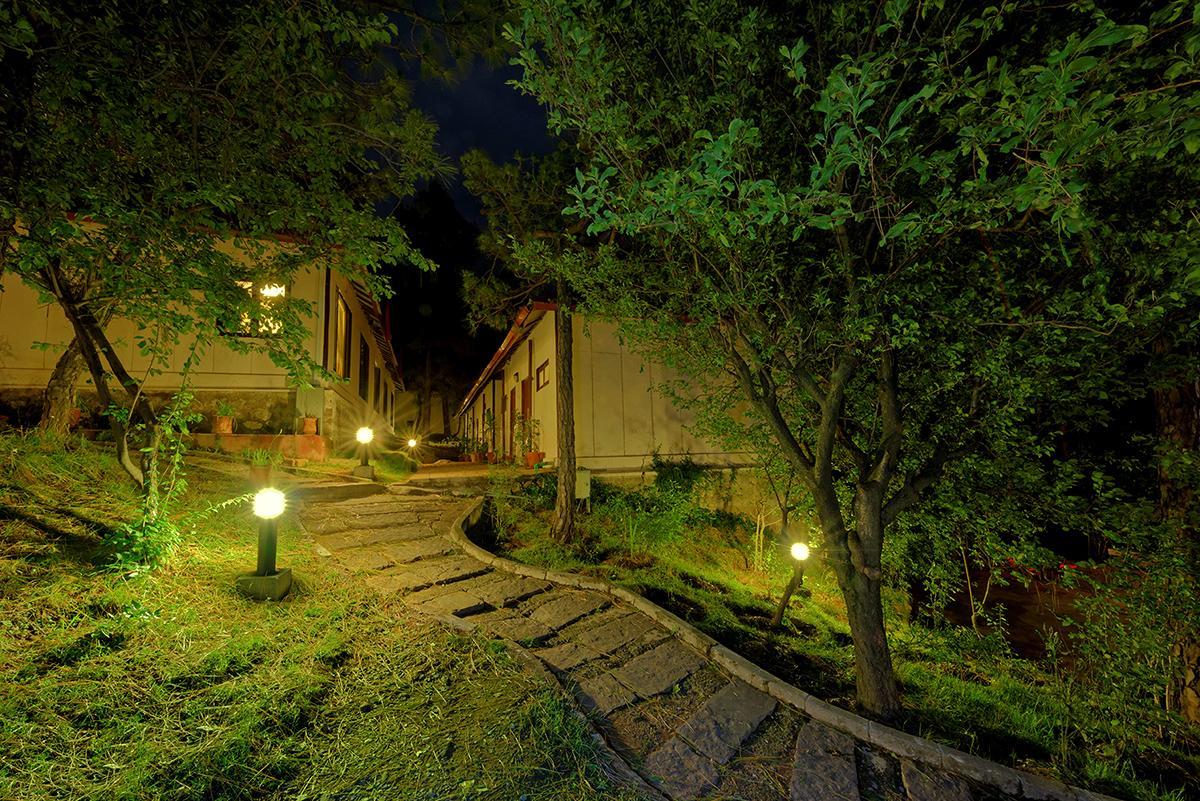 Hotel Arcadian Blue Pines Murree Exterior foto