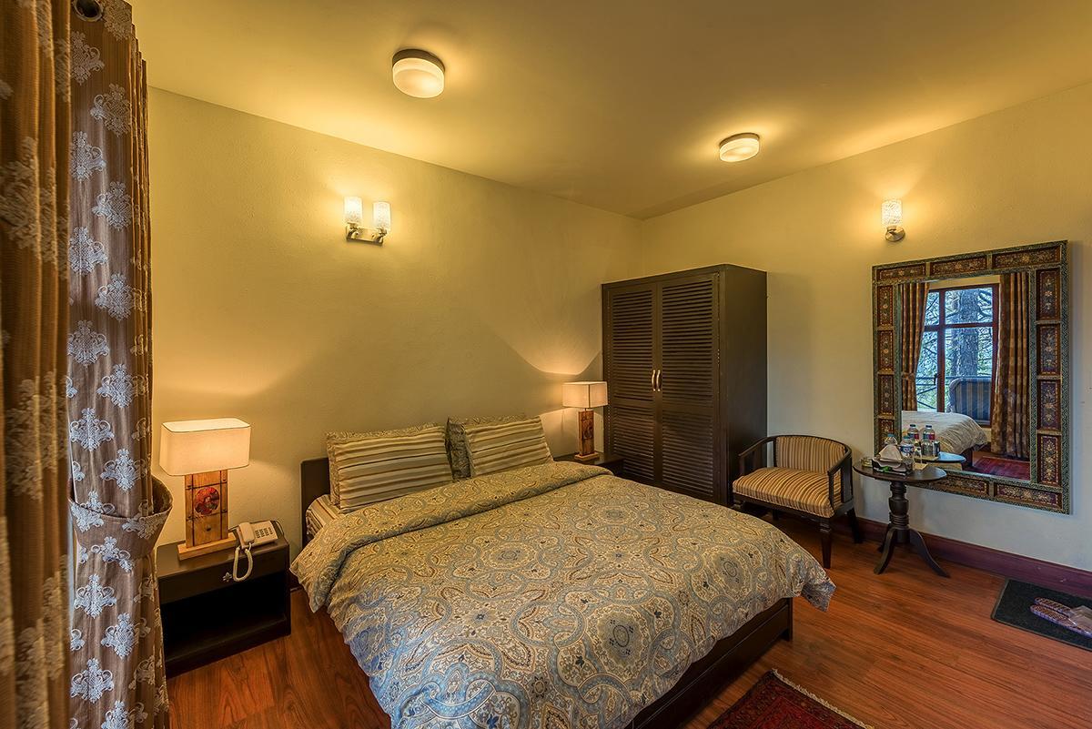 Hotel Arcadian Blue Pines Murree Exterior foto