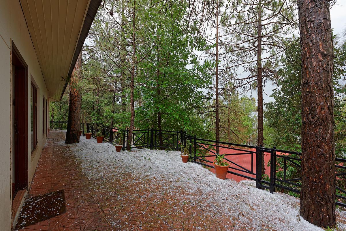 Hotel Arcadian Blue Pines Murree Exterior foto